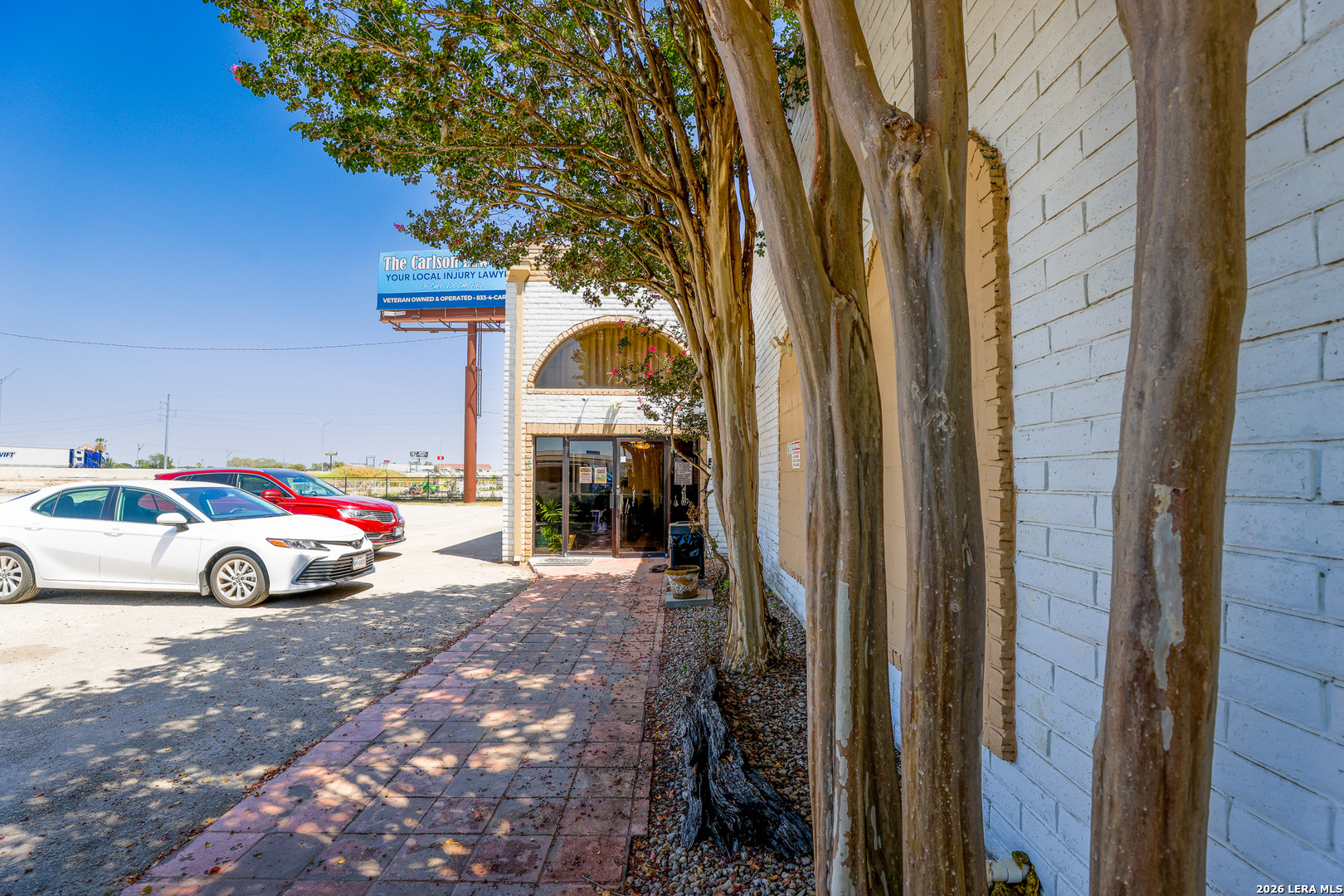 main property photo 28