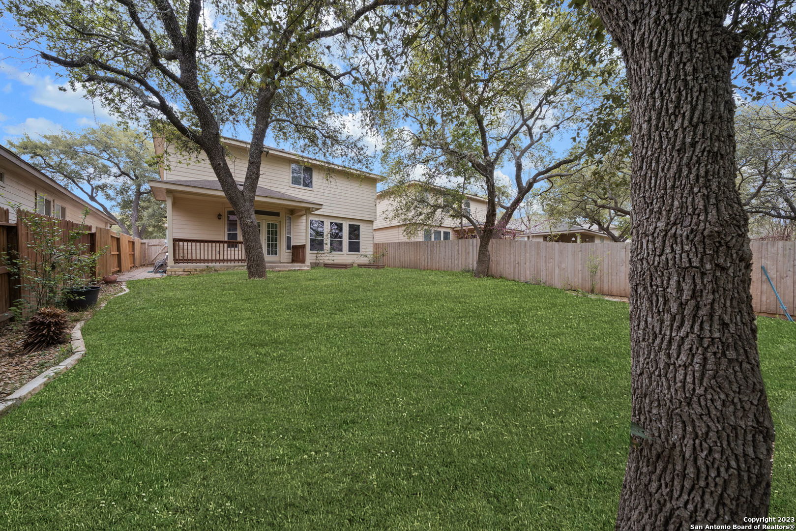 main property photo 28