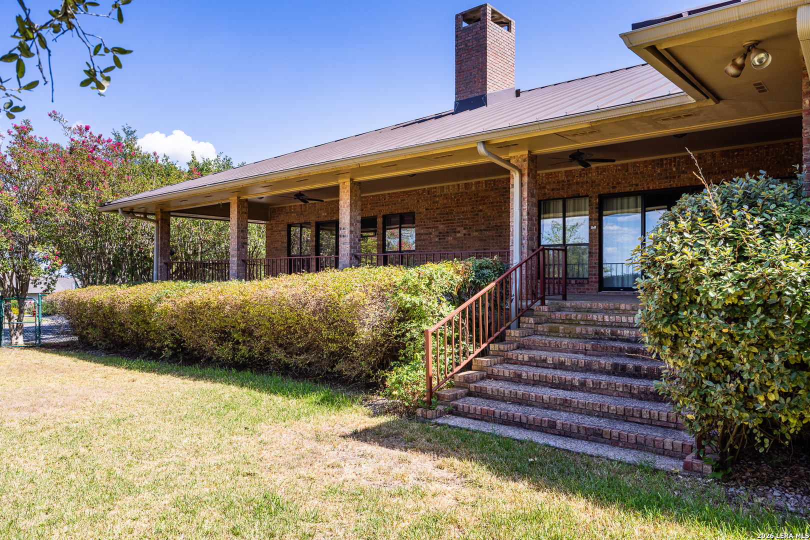 main property photo 30