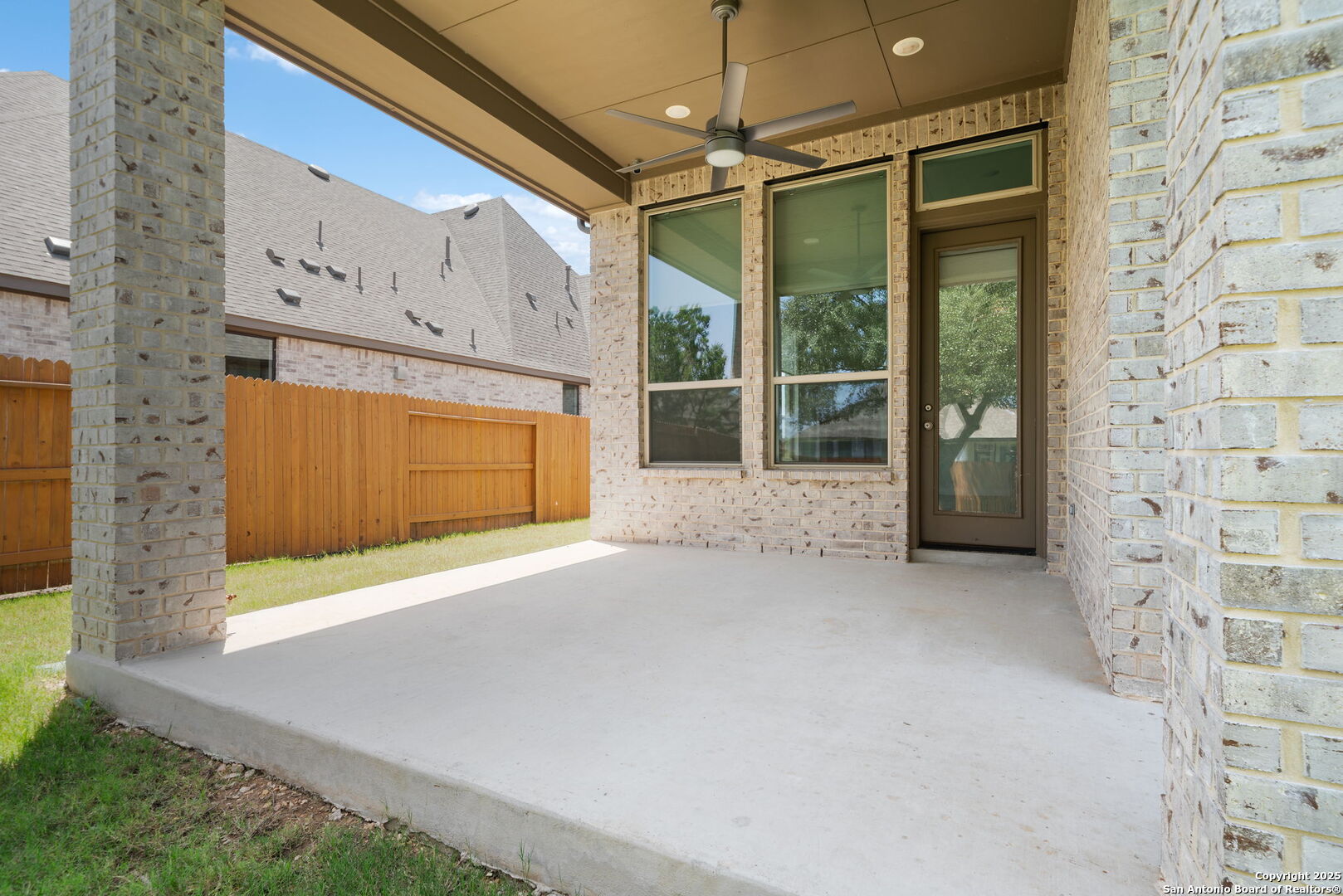 main property photo 31