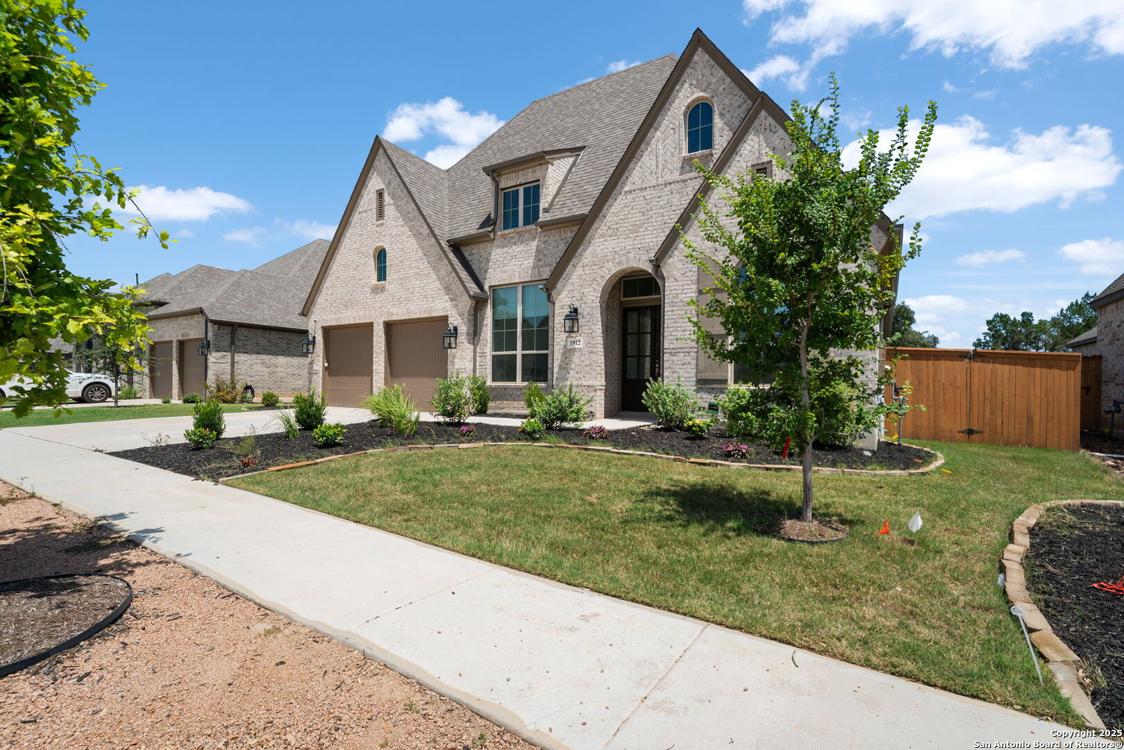 main property photo 35