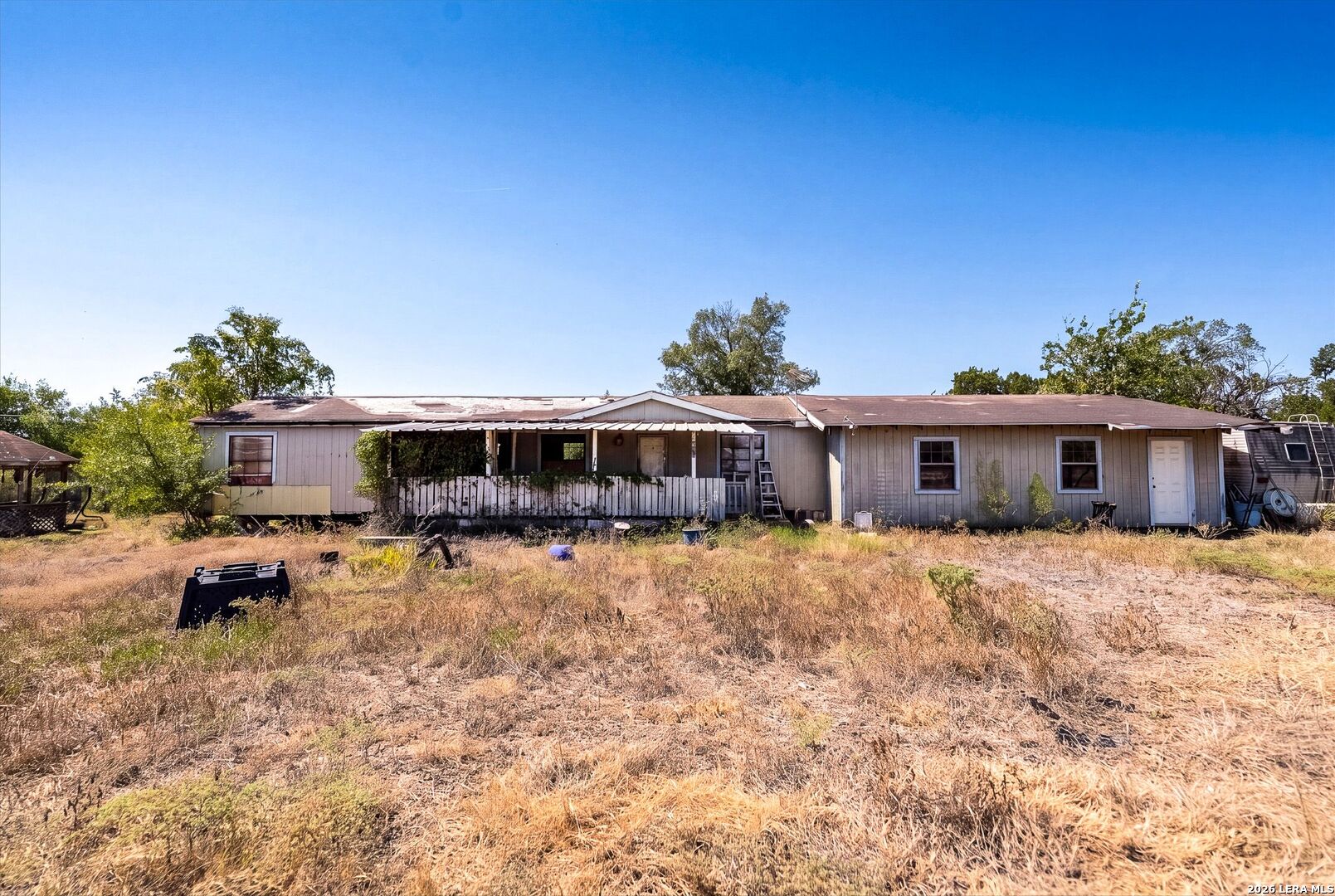main property photo 6