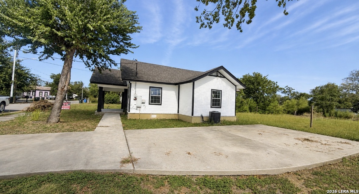 main property photo 8