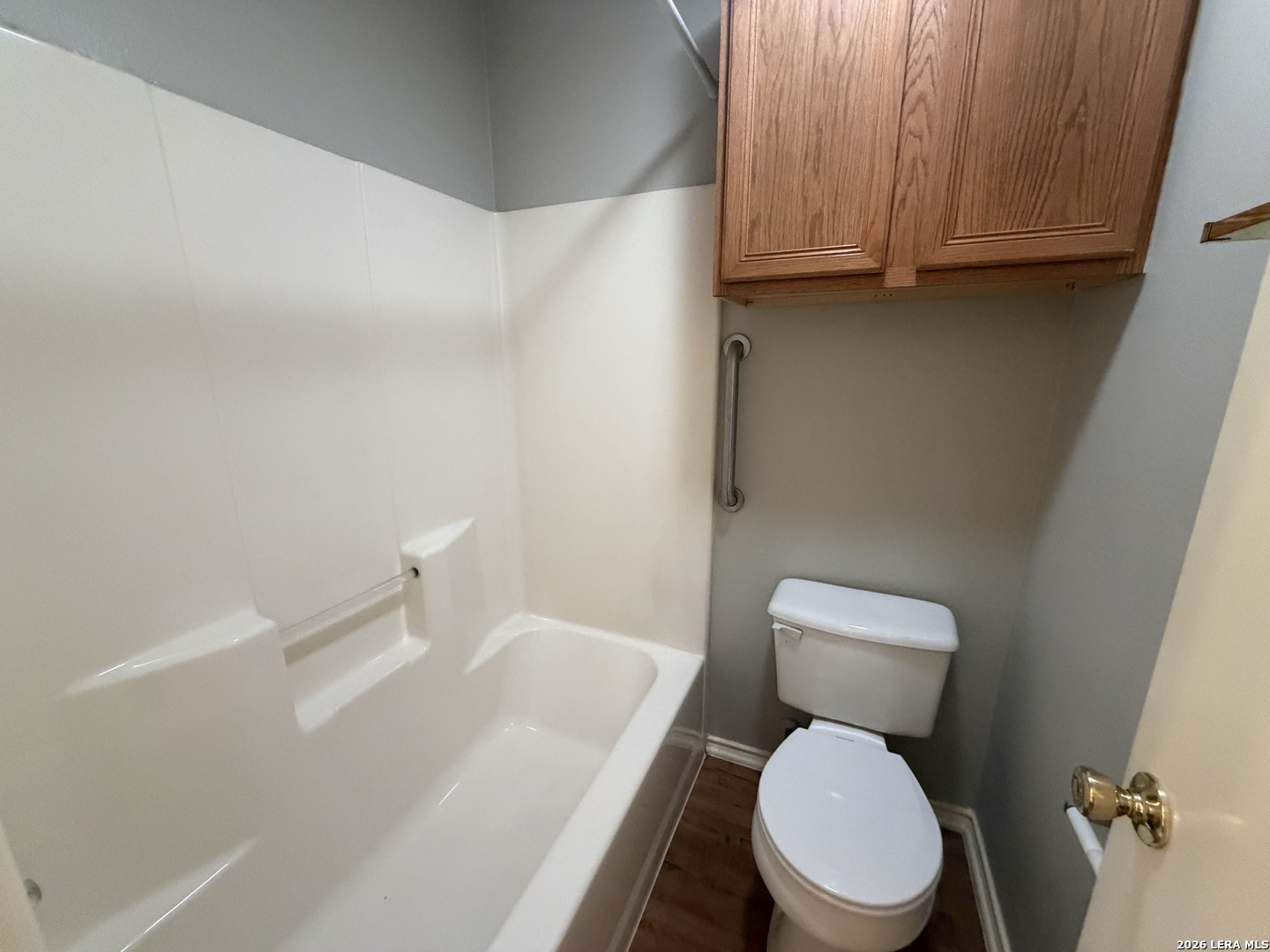 main property photo 7