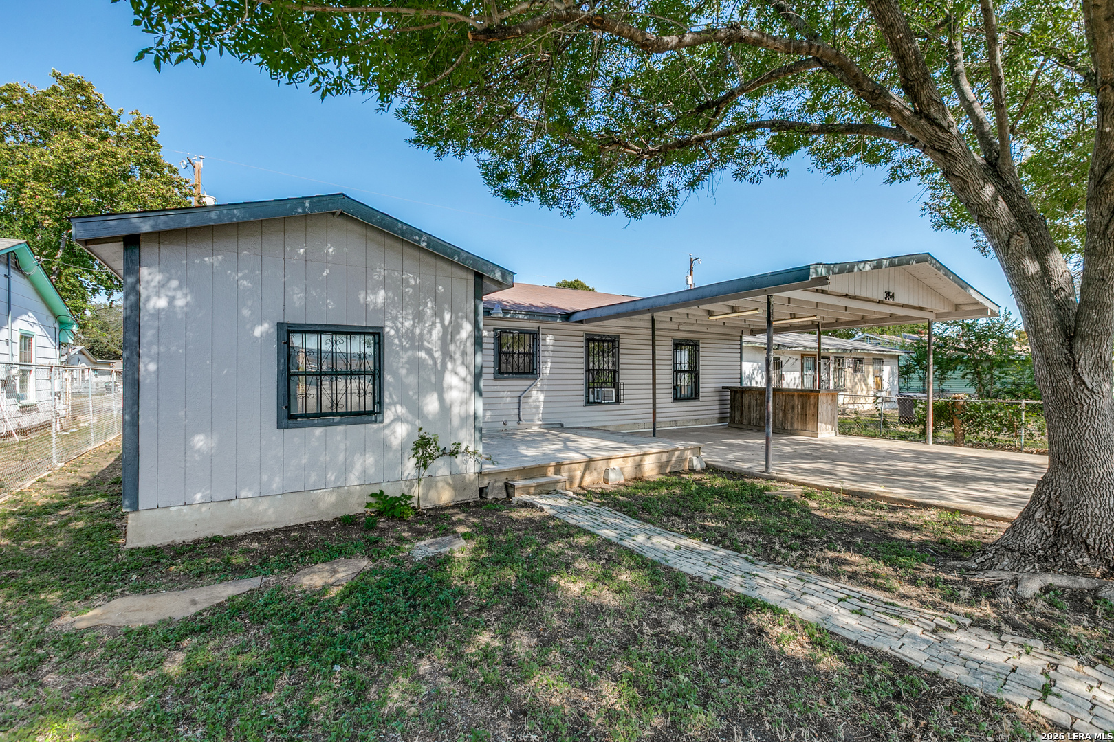 main property photo 33