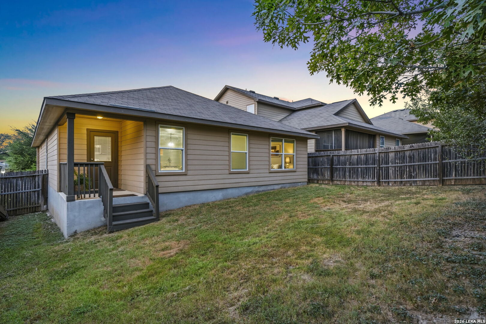 main property photo 28