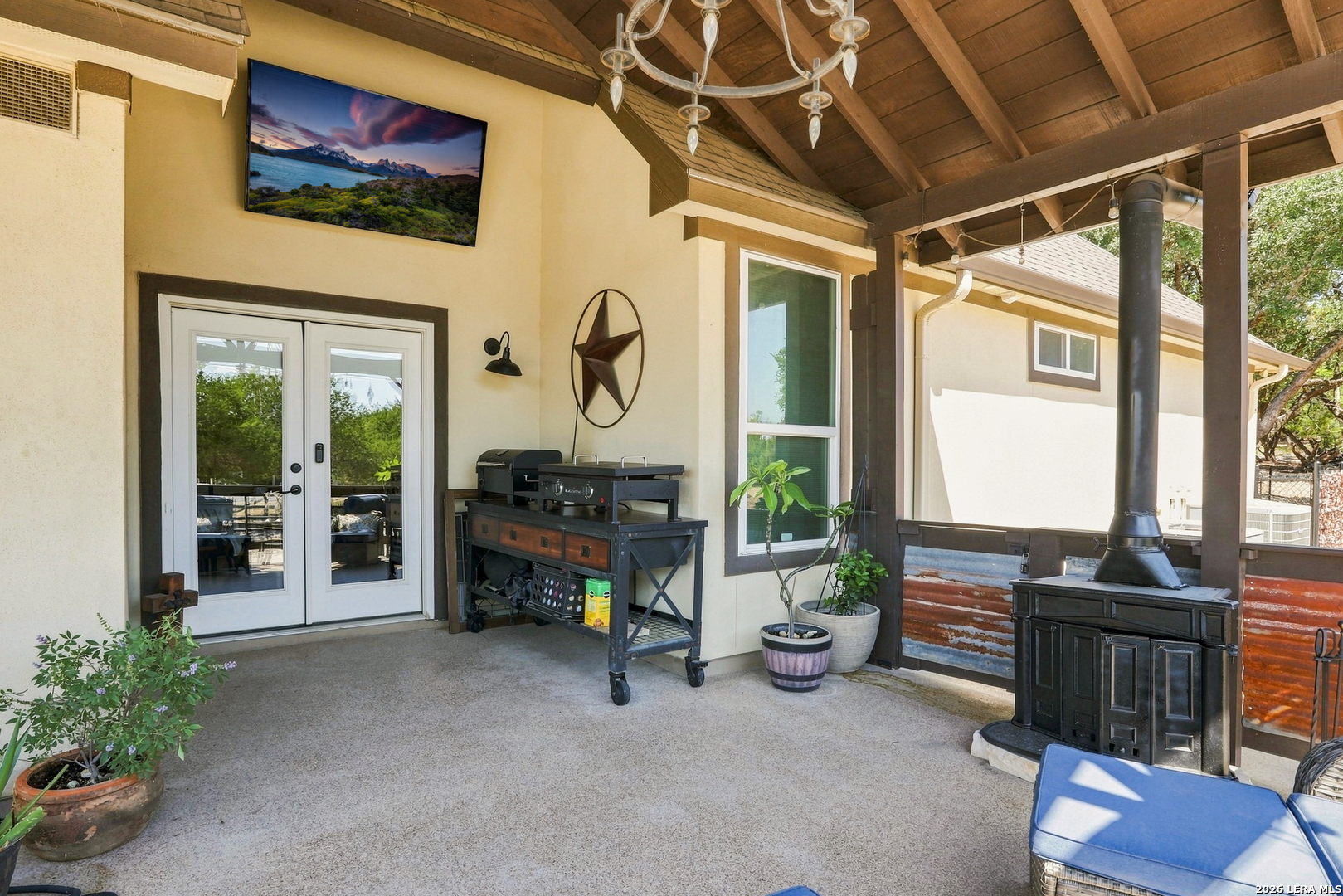 main property photo 41