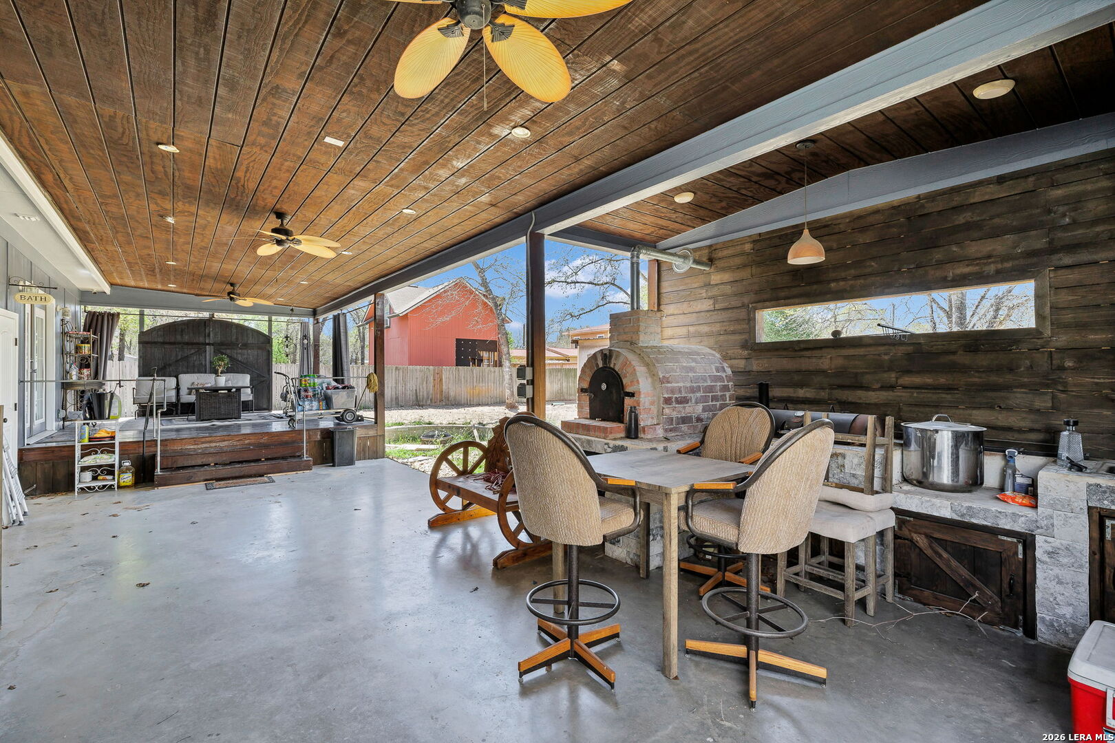 main property photo 28