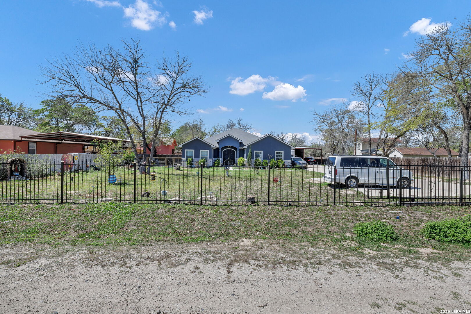 main property photo 33