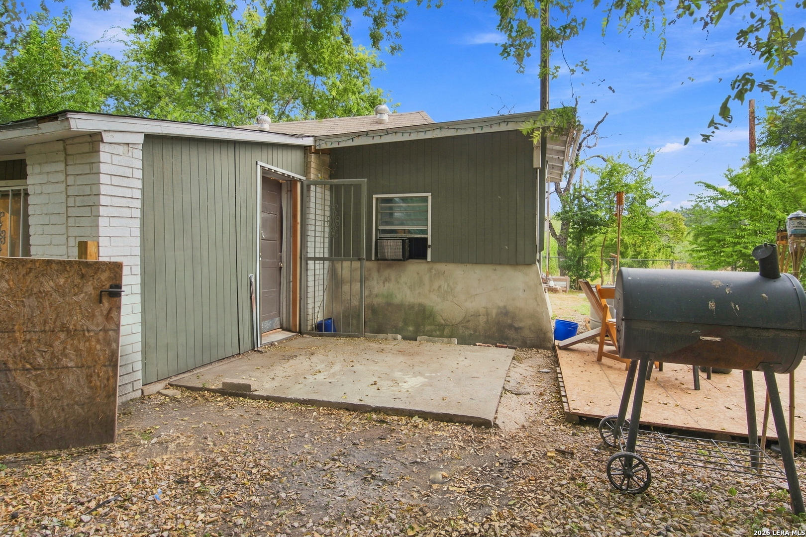 main property photo 18