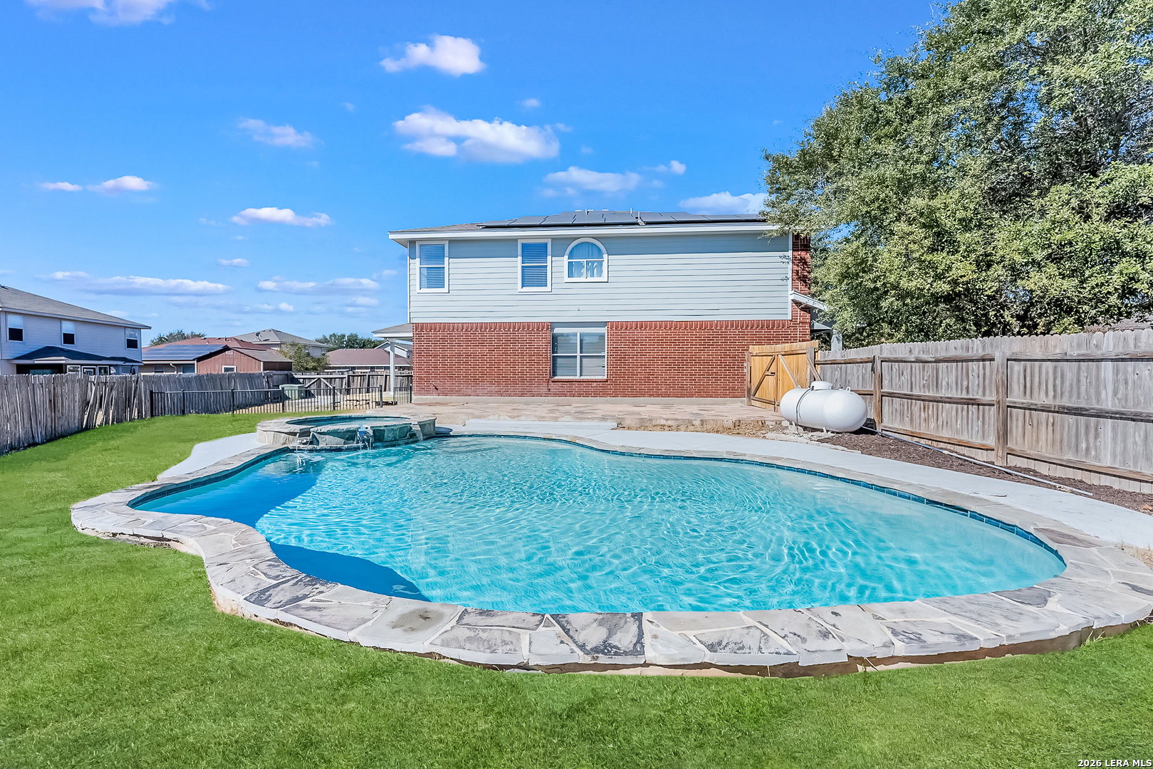 main property photo 41