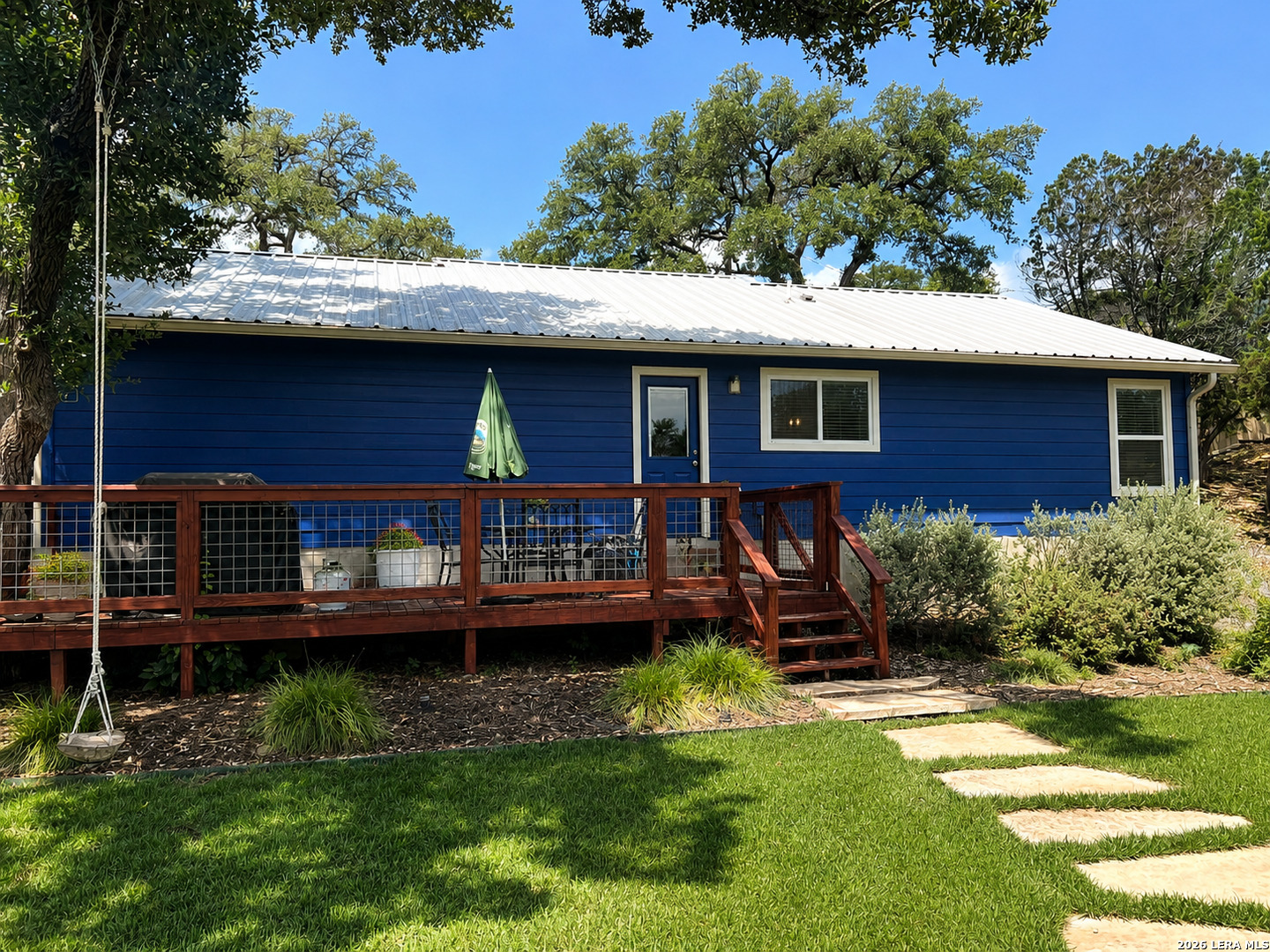 main property photo 8