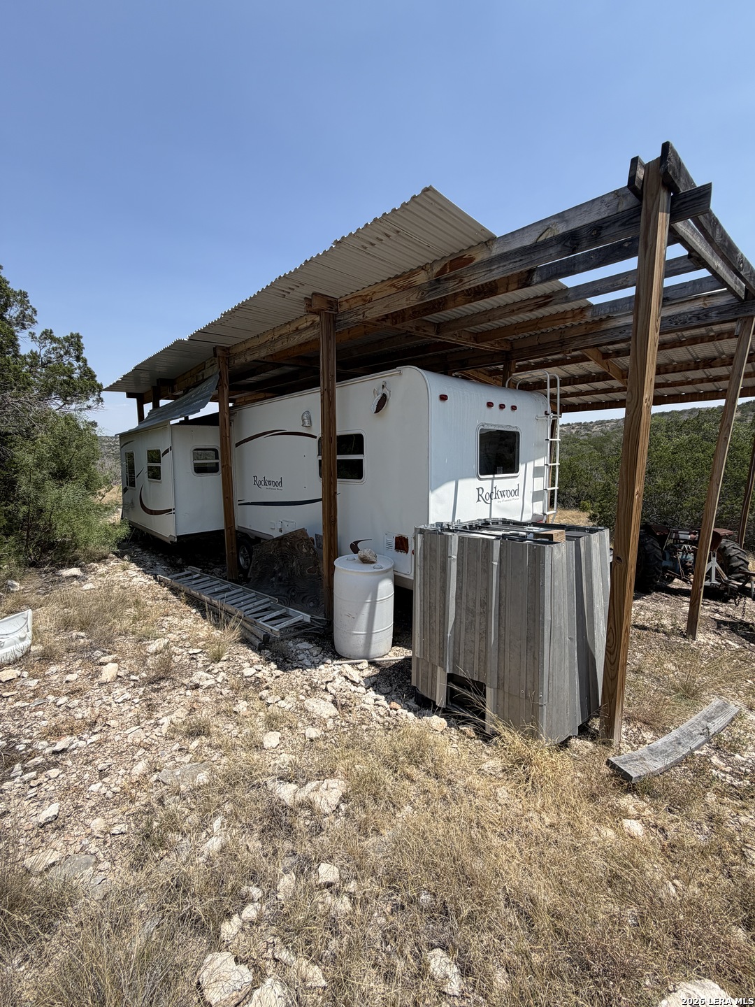 main property photo 19