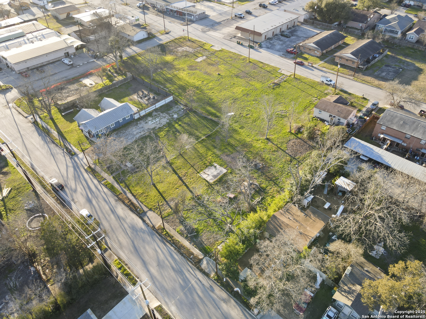 main property photo 30