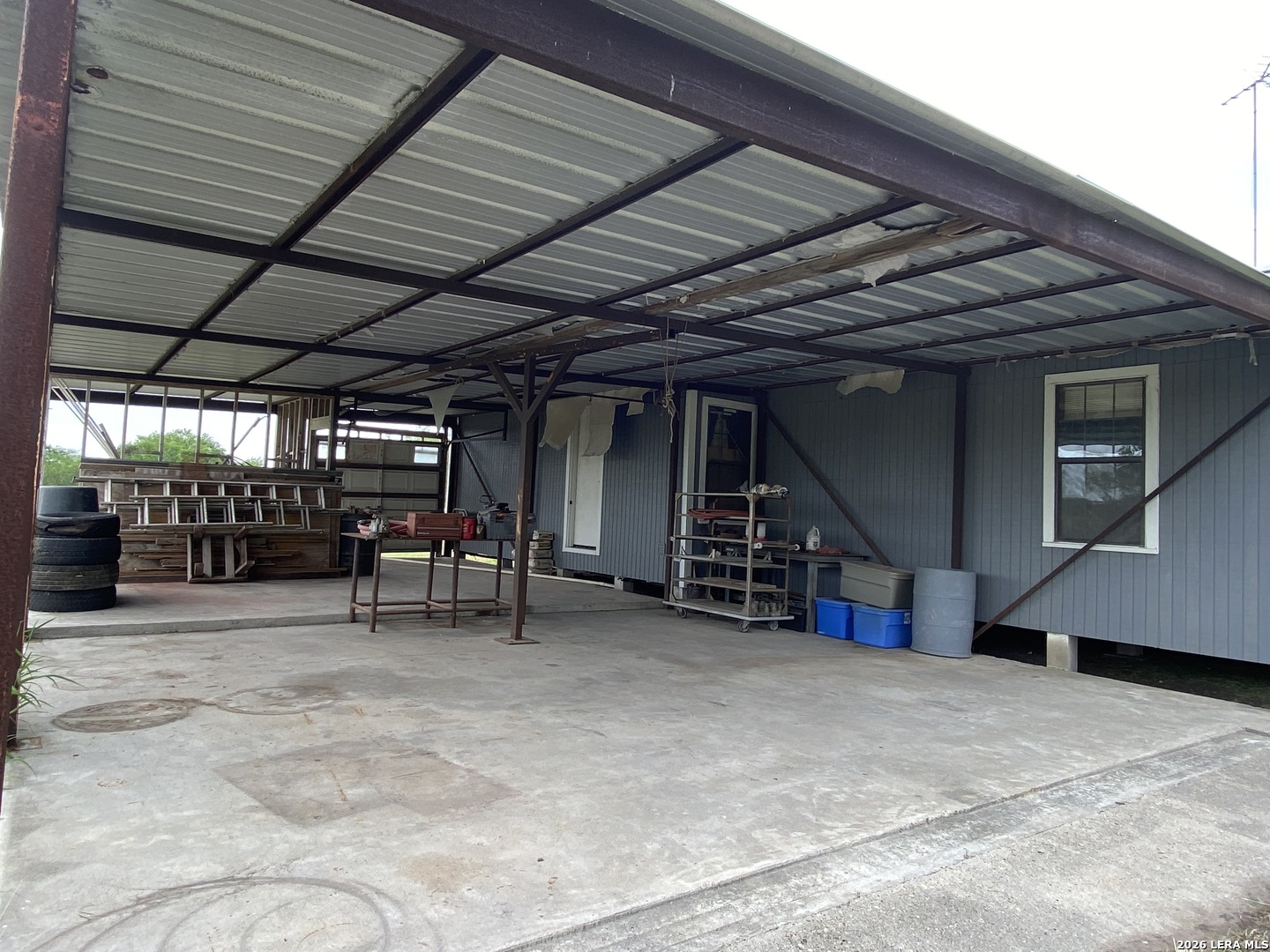 main property photo 4