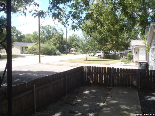 main property photo 11