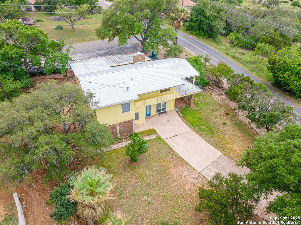 main property photo 40