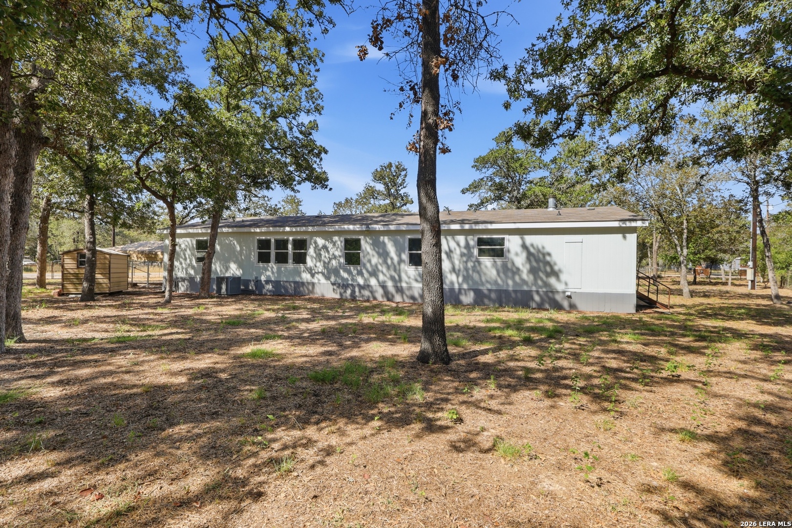 main property photo 28