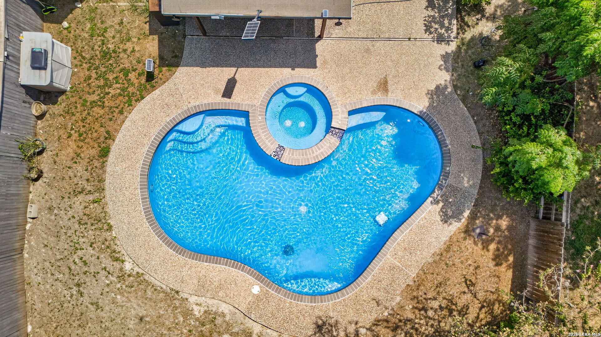 main property photo 31