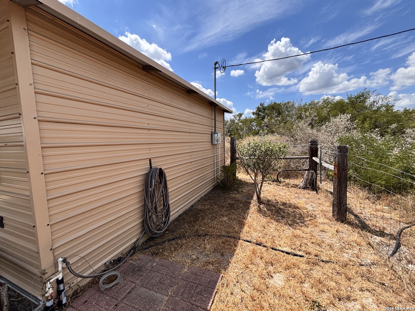 main property photo 33