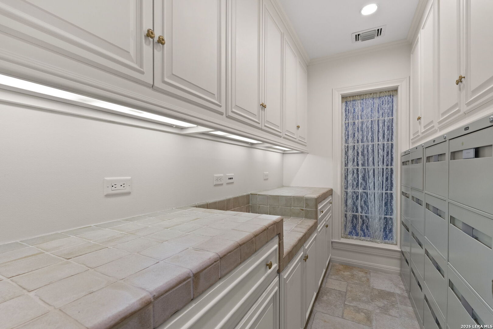 main property photo 74