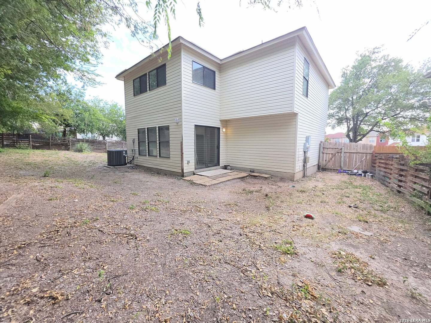 main property photo 13