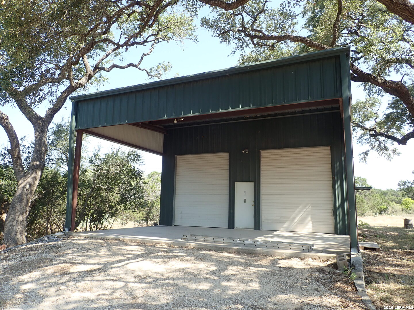 main property photo 18
