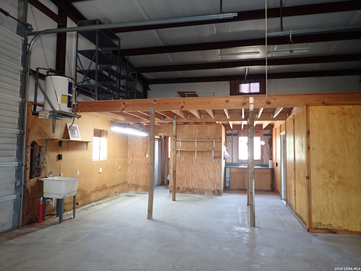 main property photo 25