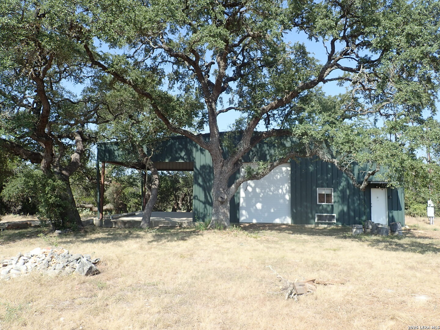 main property photo 16