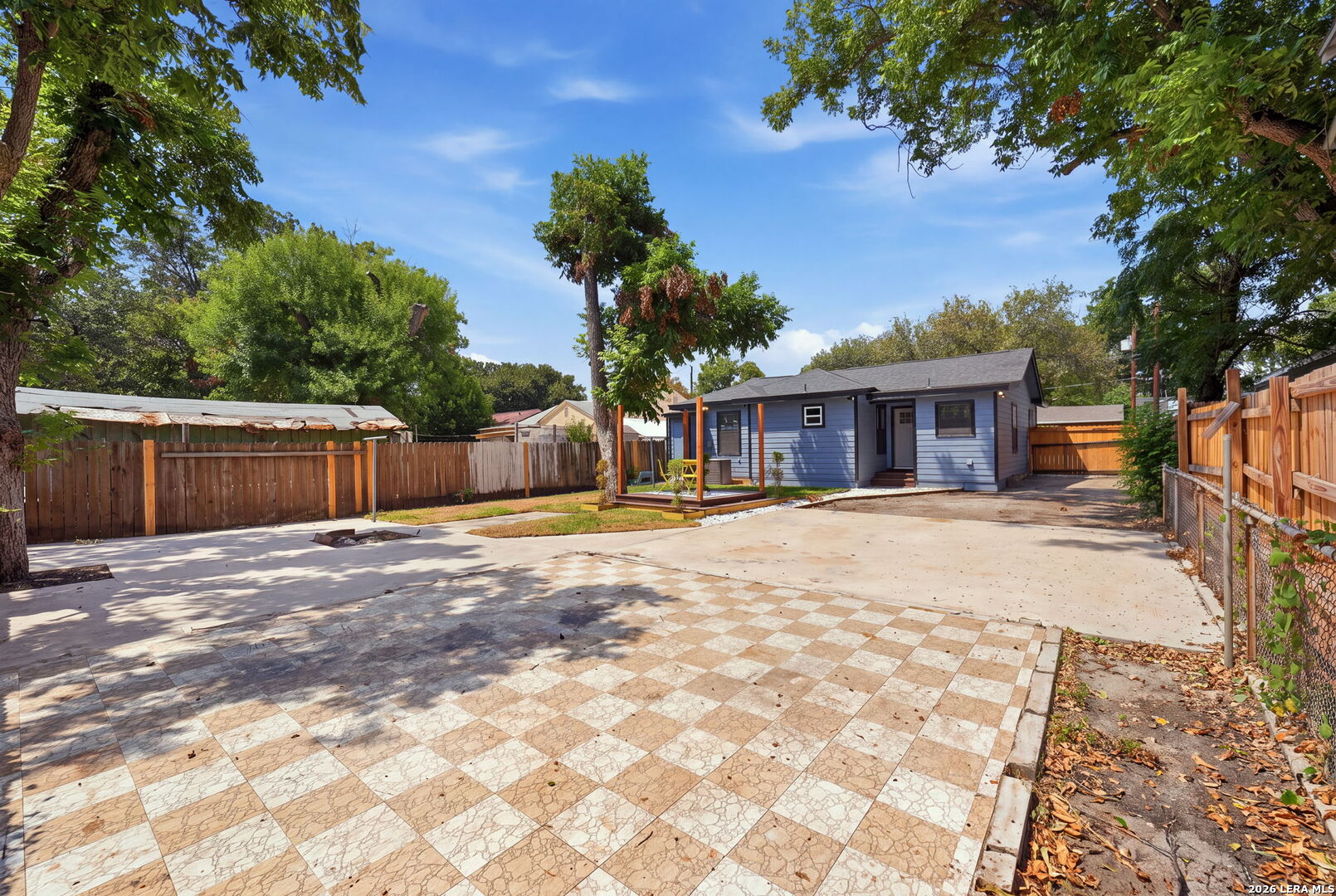 main property photo 20
