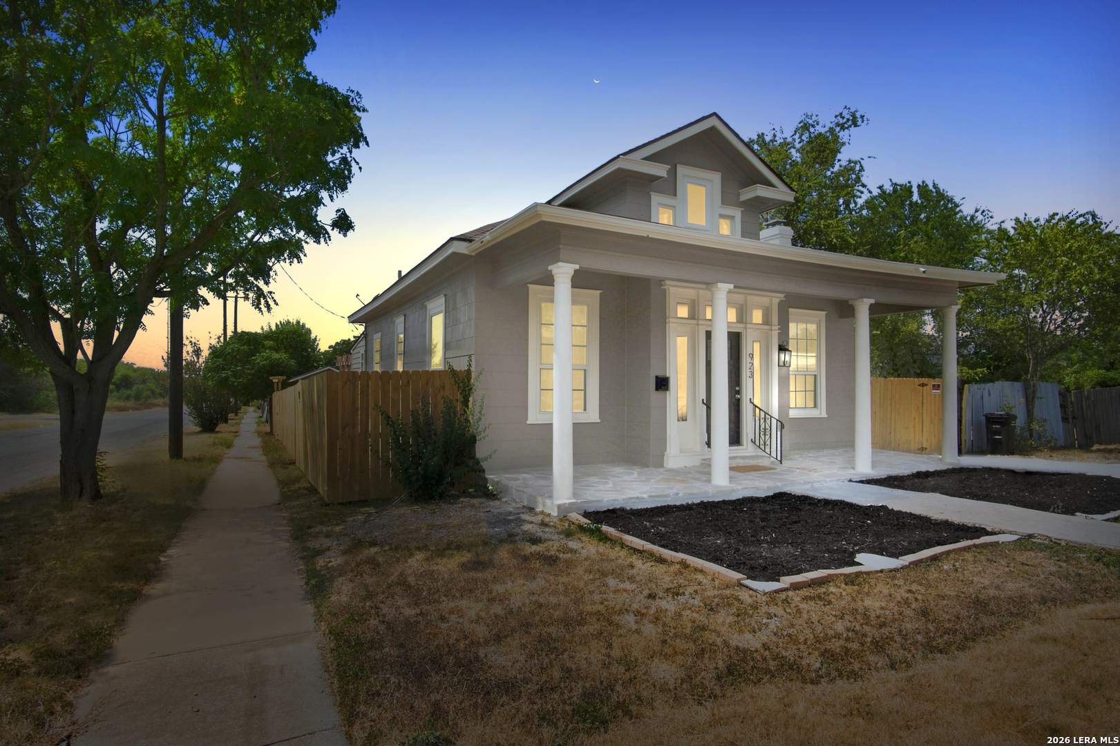 main property photo 30