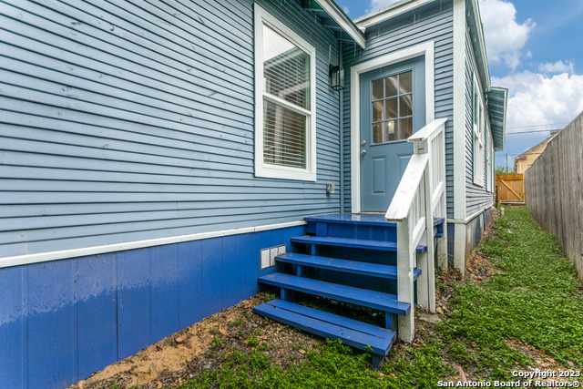 main property photo 18