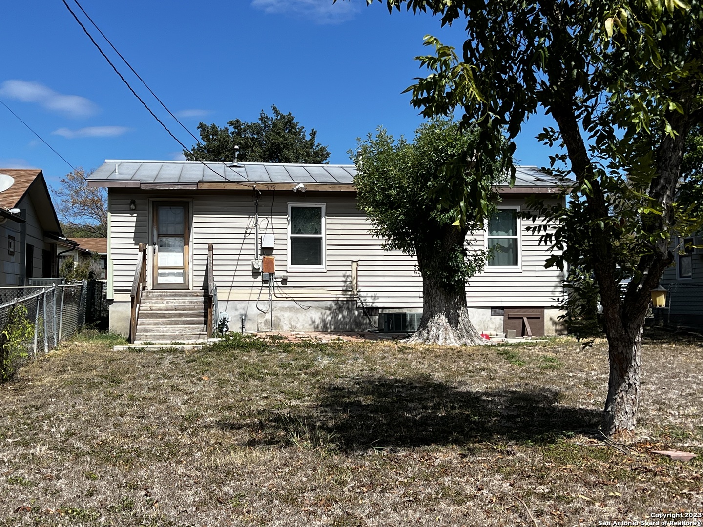 main property photo 11