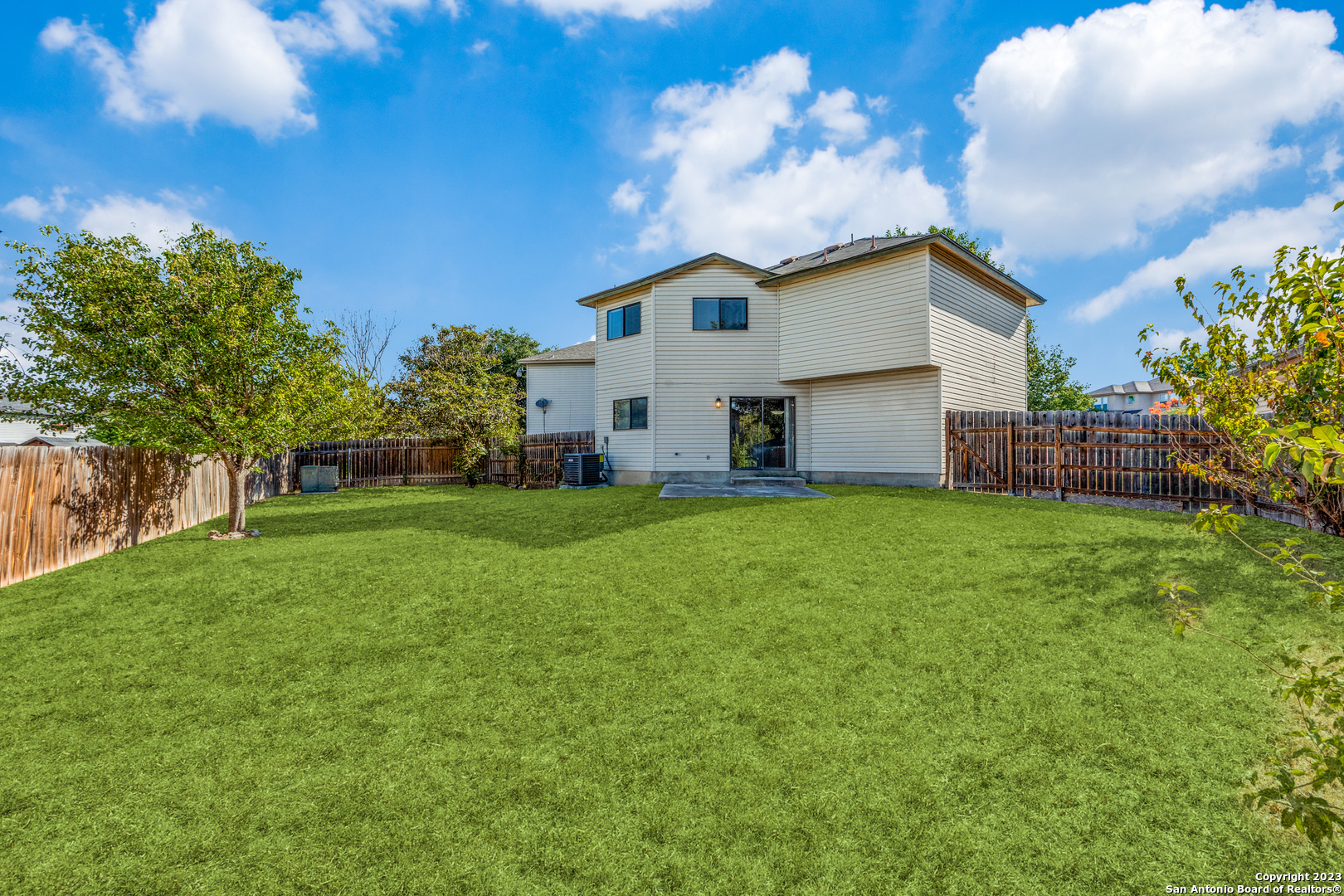 main property photo 11