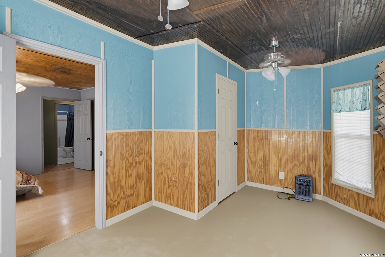 main property photo 30