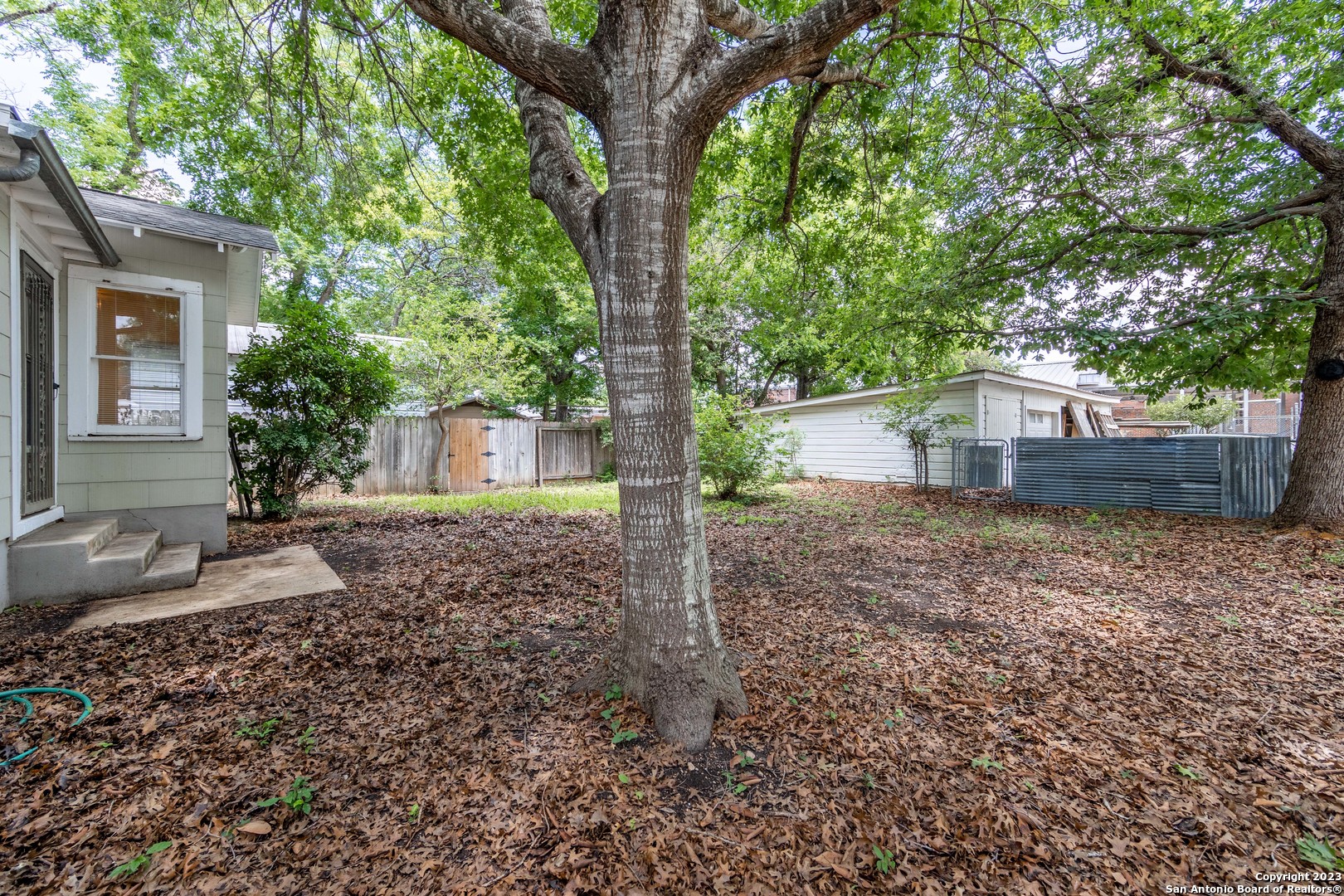 main property photo 13