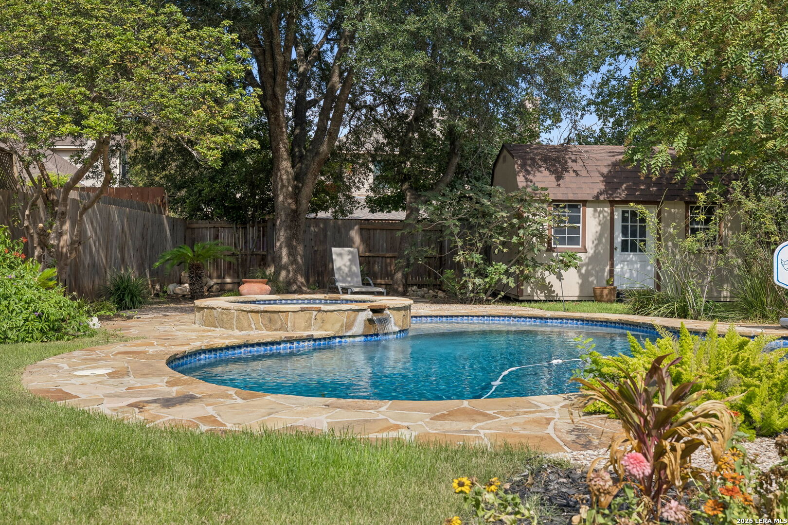 main property photo 41