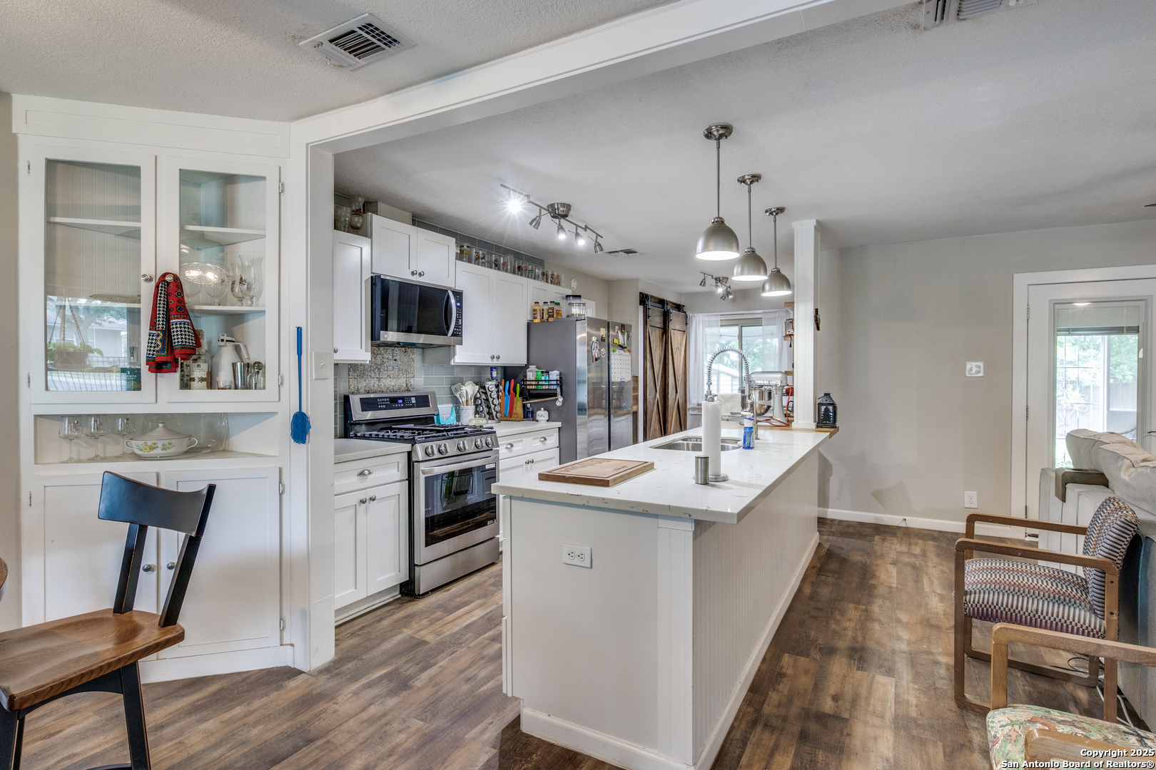 main property photo 3