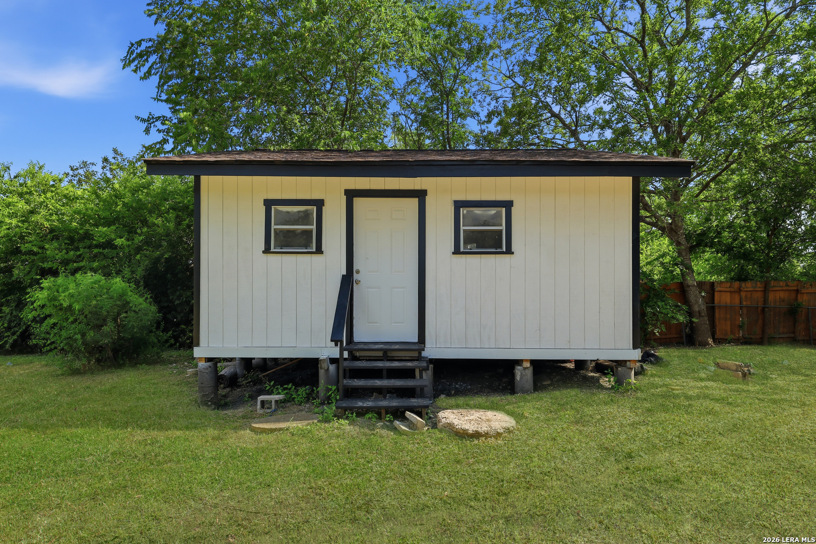 main property photo 23