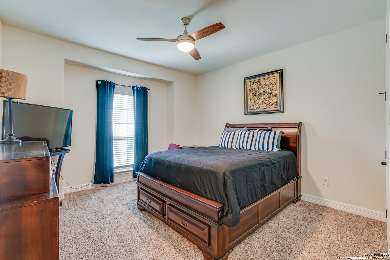 main property photo 50