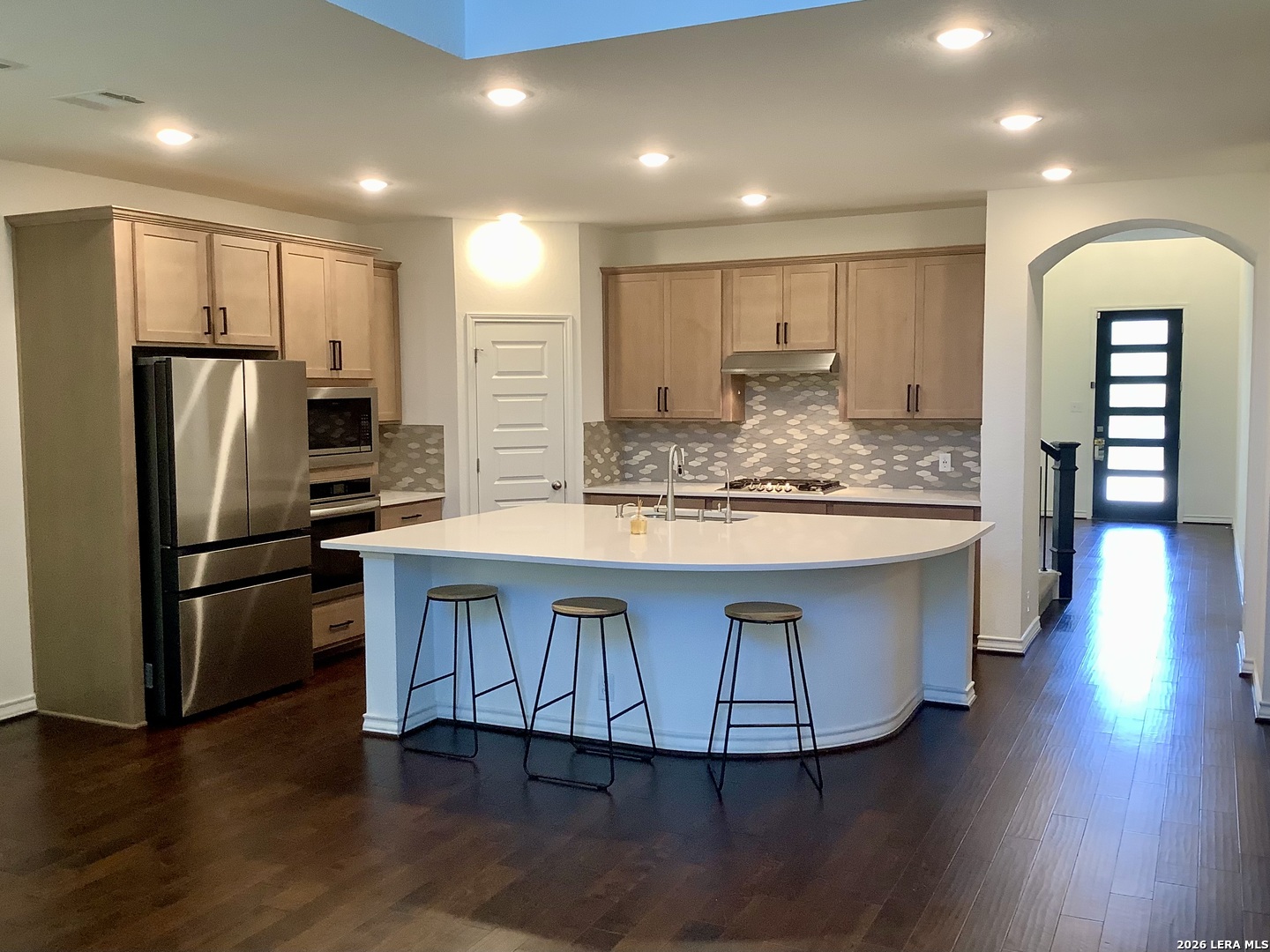 main property photo 7