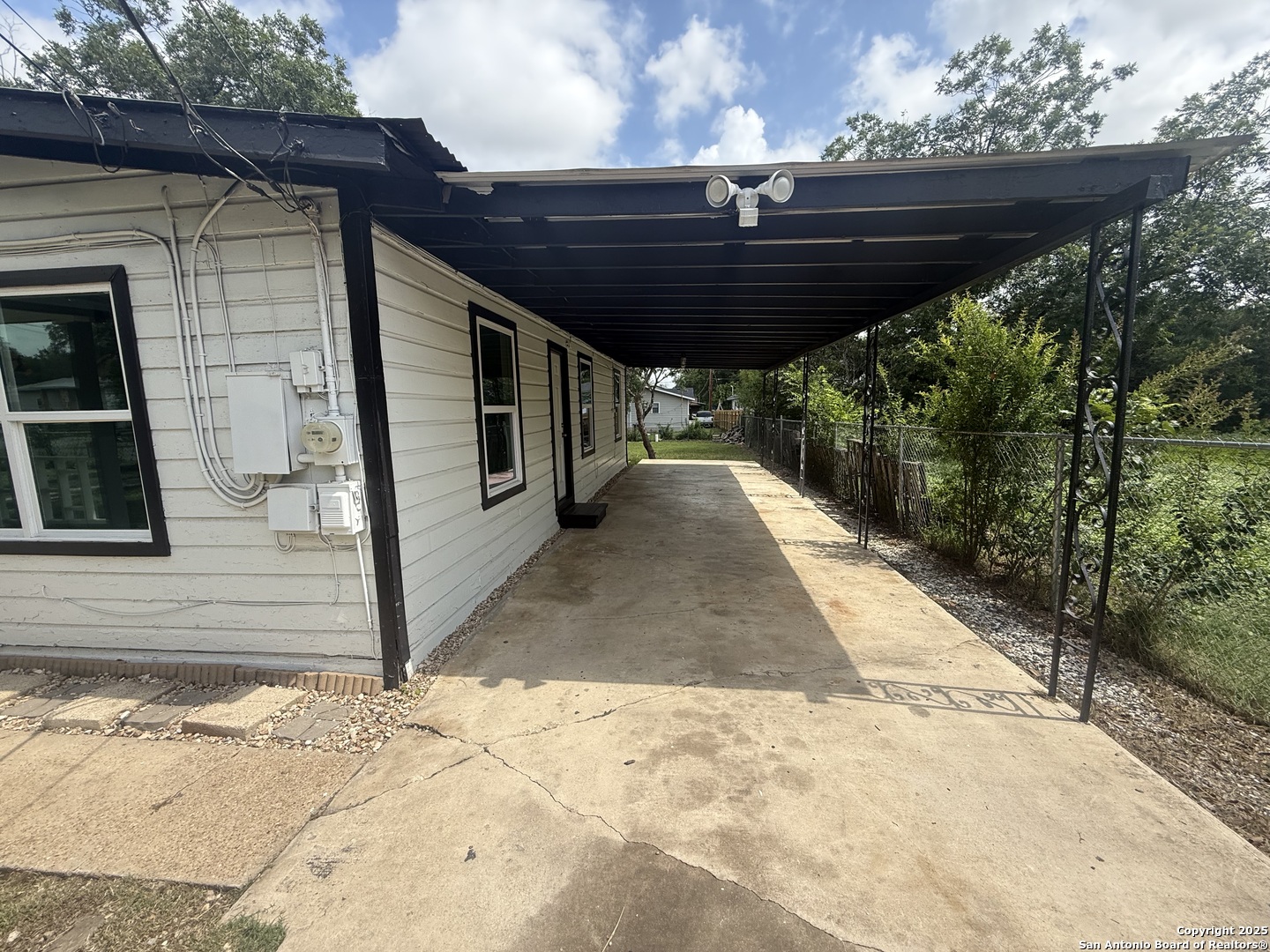 main property photo 16