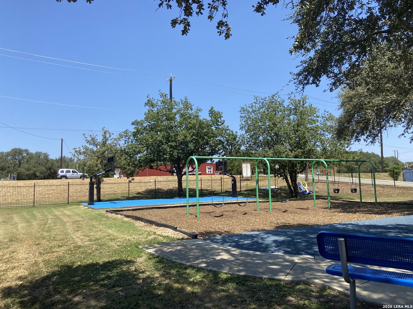 main property photo 33