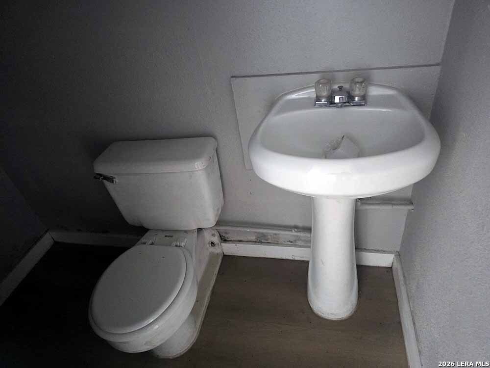 main property photo 10