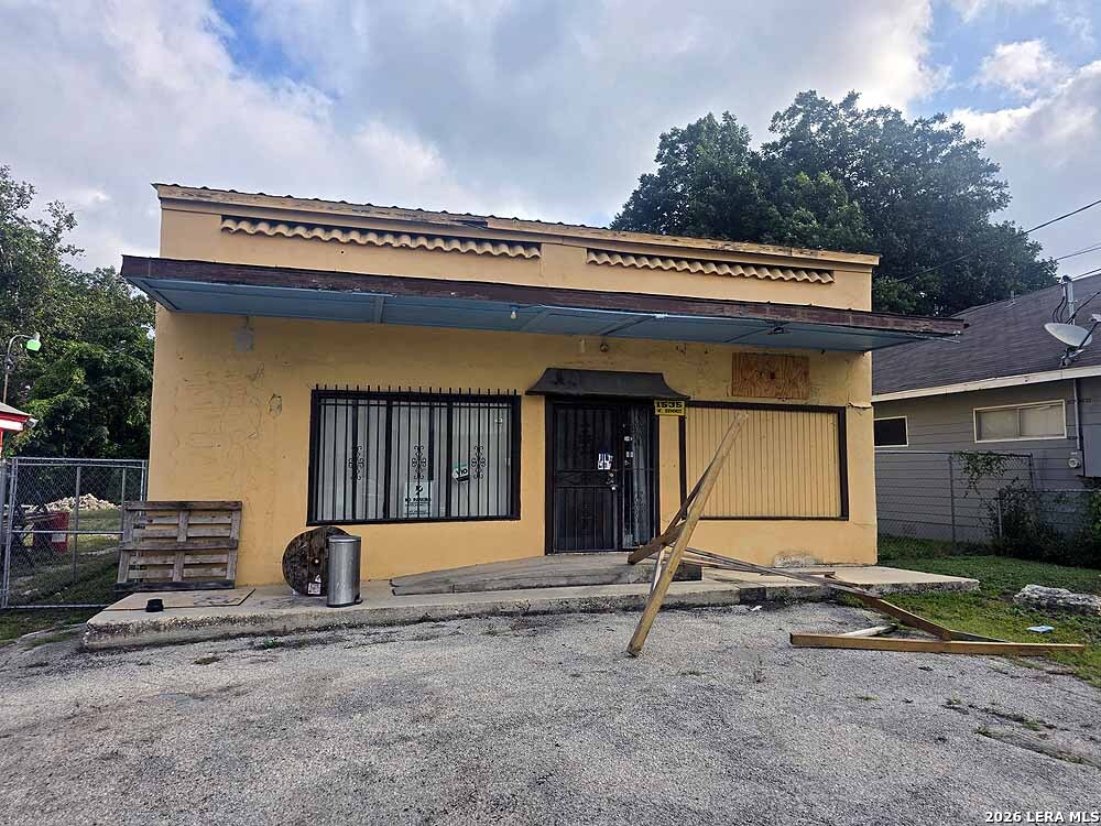 main property photo 5
