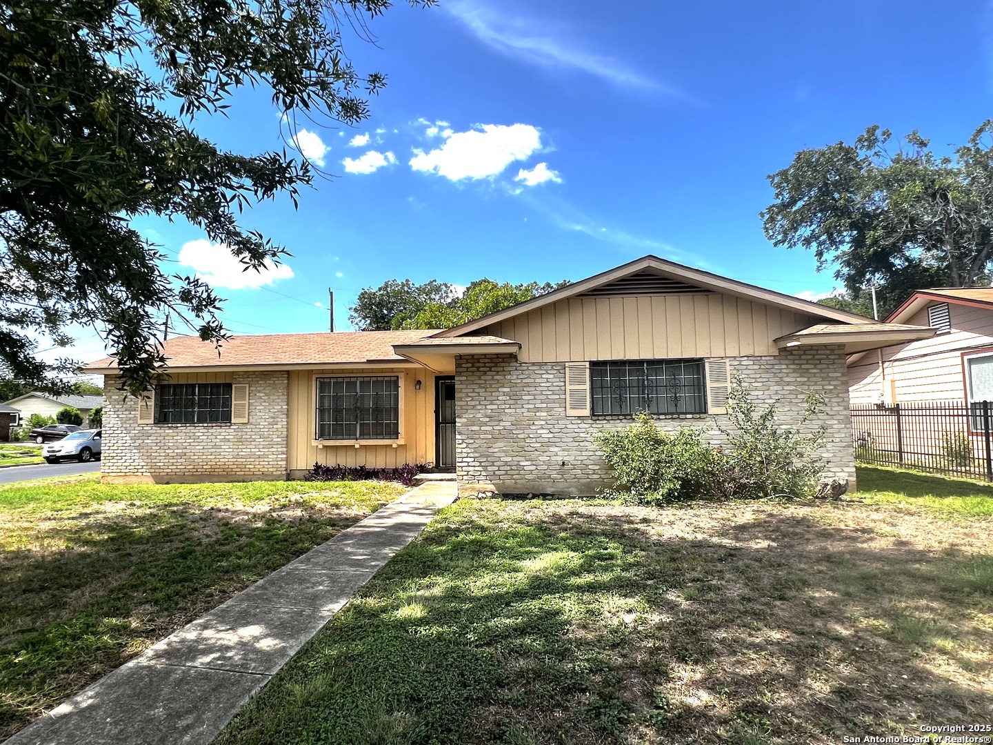 main property photo 3