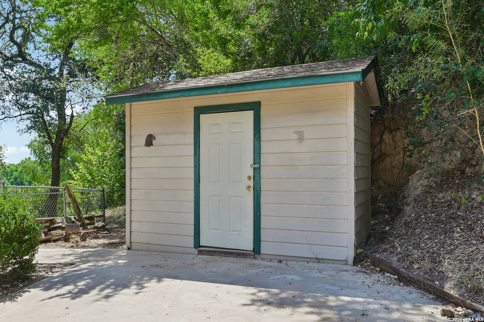 main property photo 17