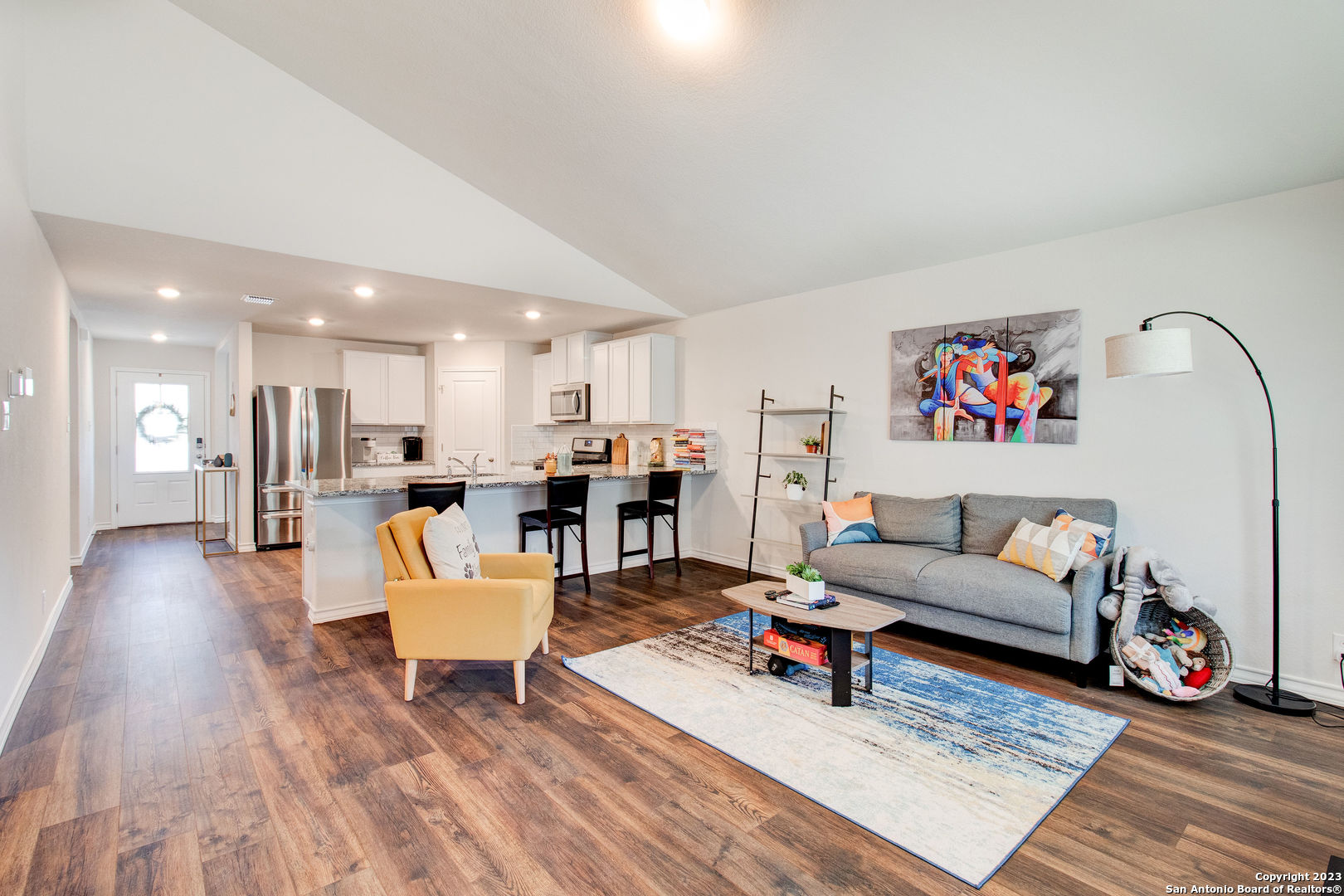 main property photo 4