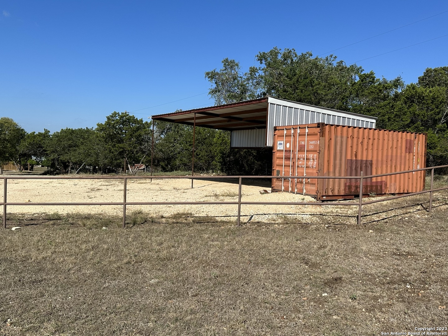 main property photo 2