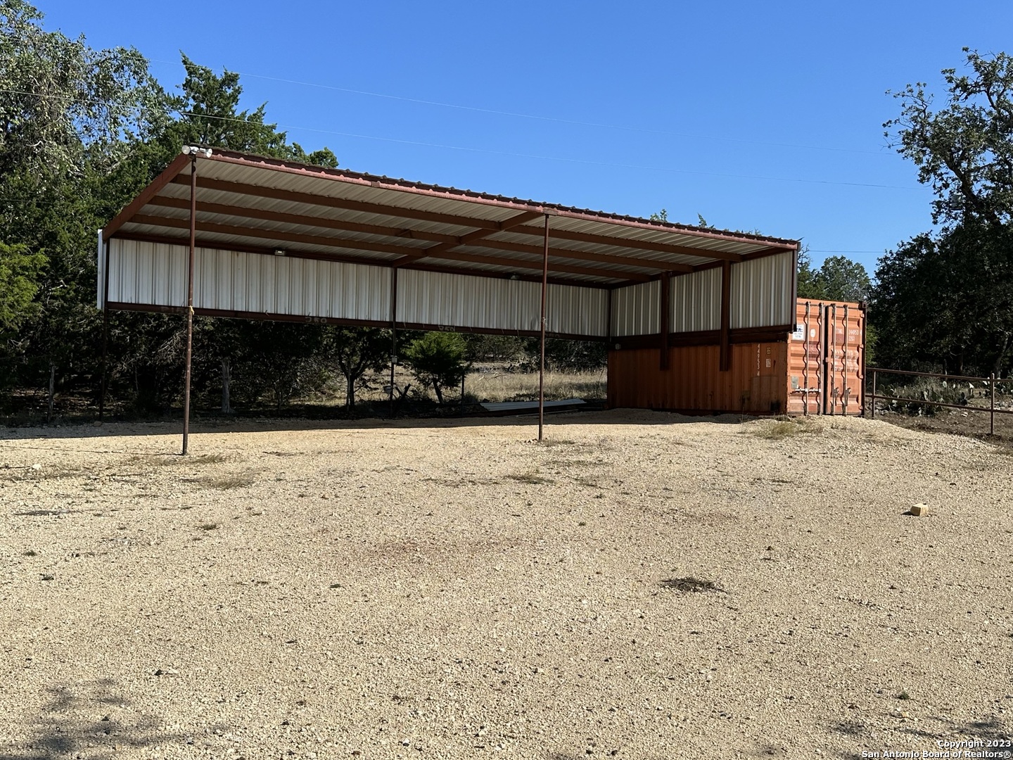 main property photo 6